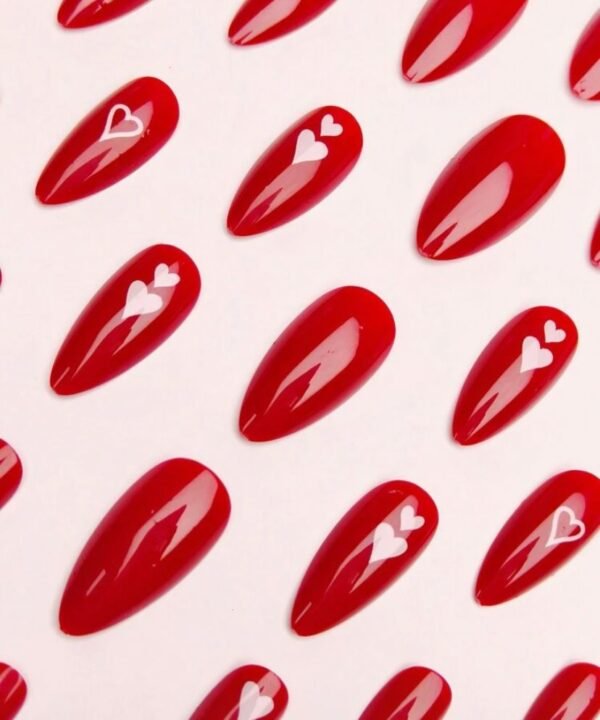 Press On Nails 24 Un Rojas con Corazon