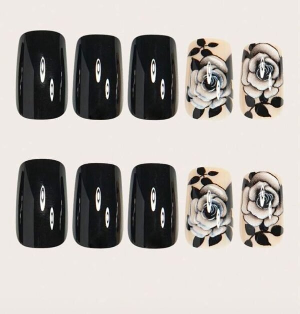Press On Nails 24 Un Negro Elegante