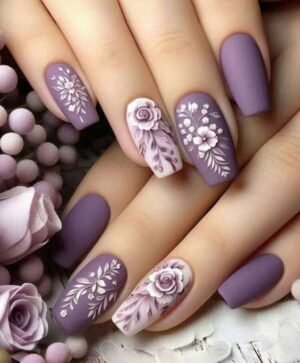 Press On Nails 24 Un violeta floral