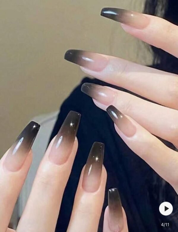 Imagen de WhatsApp 2025-10-19 a las 17.49.43_84198eb2 Press On Nails 24 Un Degradado Ataud