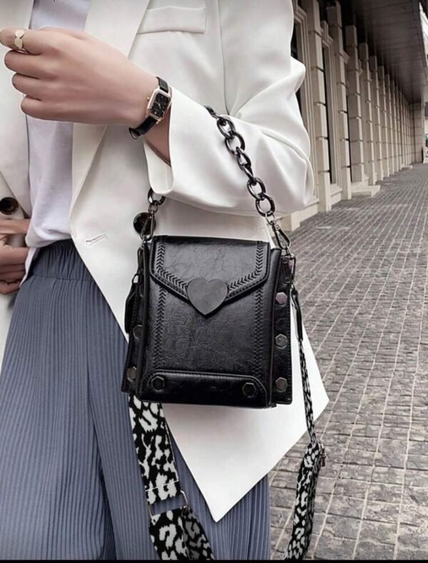 Cartera Urban Luxe con Cadena