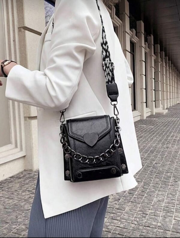 Cartera Urban Luxe con Cadena