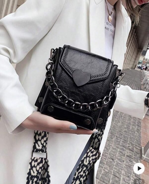 Cartera Urban Luxe con Cadena