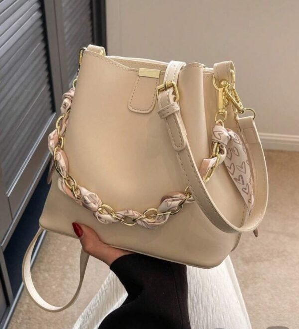 Cartera cubo “Wide Strap”