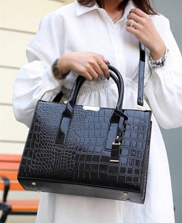 Cartera cuadrada estilo cocodrilo elegante