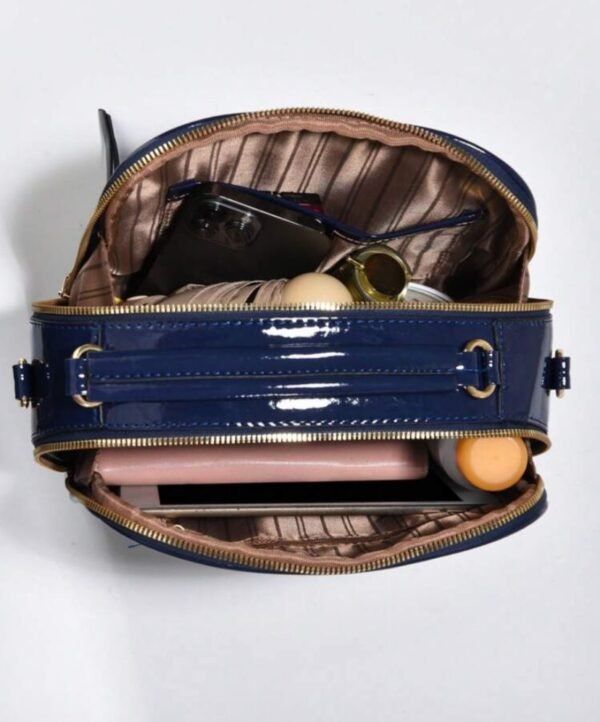 Cartera elegante con diseño de cocodrilo versátil