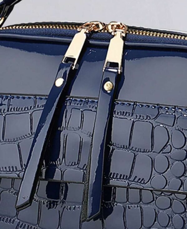 Cartera elegante con diseño de cocodrilo versátil